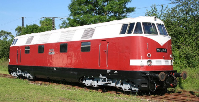 Diesel locomotive BR 118 of Turingien railway museum<br /><a href='images/pictures/Tillig/217408_c.jpg' target='_blank'>Full size image</a>